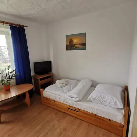 Quarto em Acomodações Particulares Goscinne U Marysi *